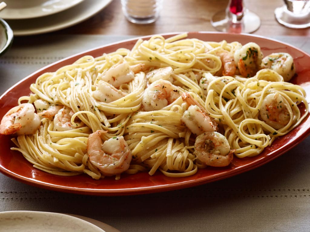 Shrimp with Garlic Cream Sauce Over Linguine